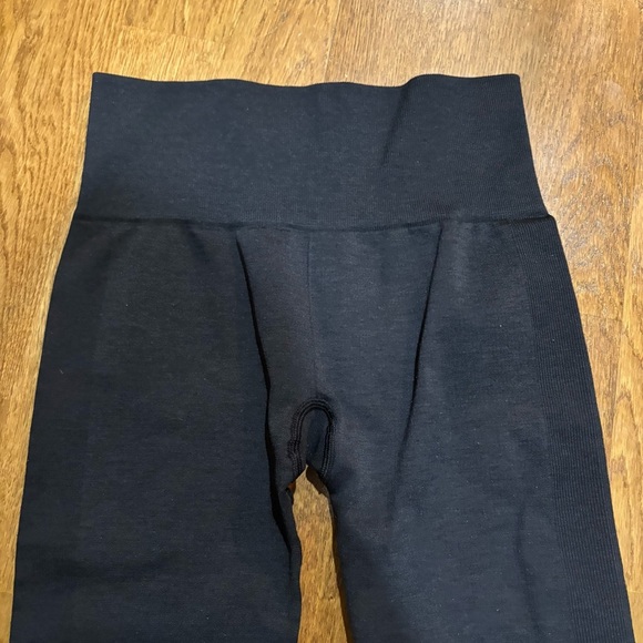 Lululemon Seamlessly Street Crop Yoga Leggings Black Gray Ombre Stretch Size 4 - Picture 7 of 11